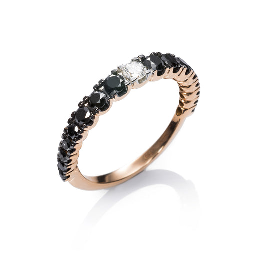Anillo Marquise de oro 18K con diamante negro