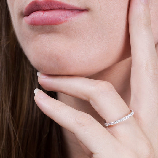 Alianza eternity oro 18K con diamantes