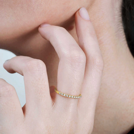 Media alianza de oro 18K y diamantes 0,18cts