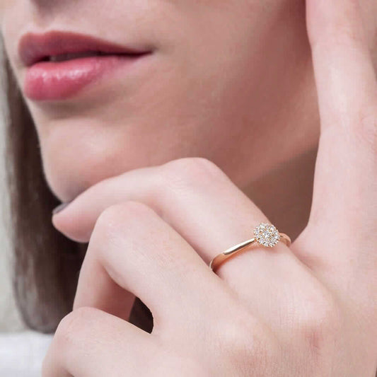 Anillo de oro 18K y diamantes 0.16cts en orla