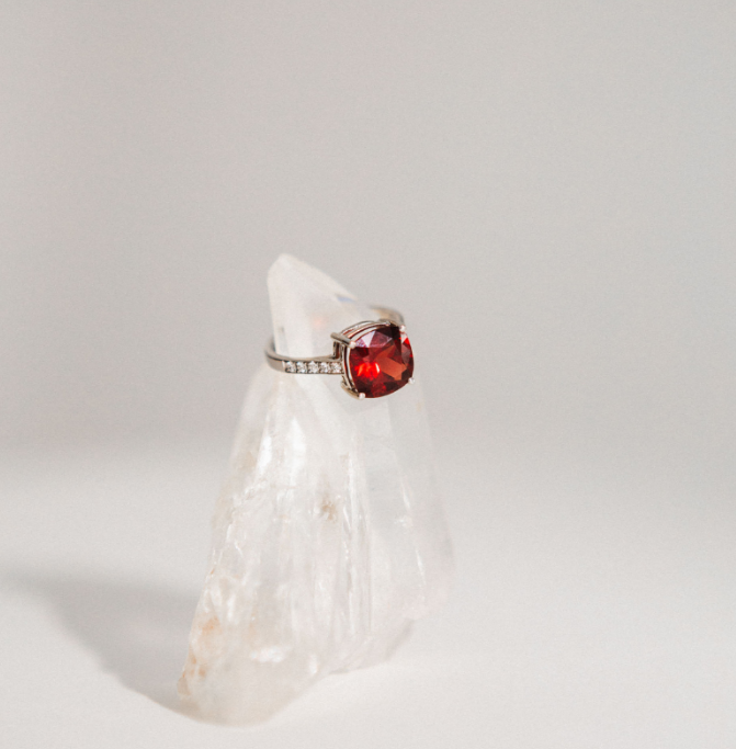 Anillo Copinar Granate Piropo