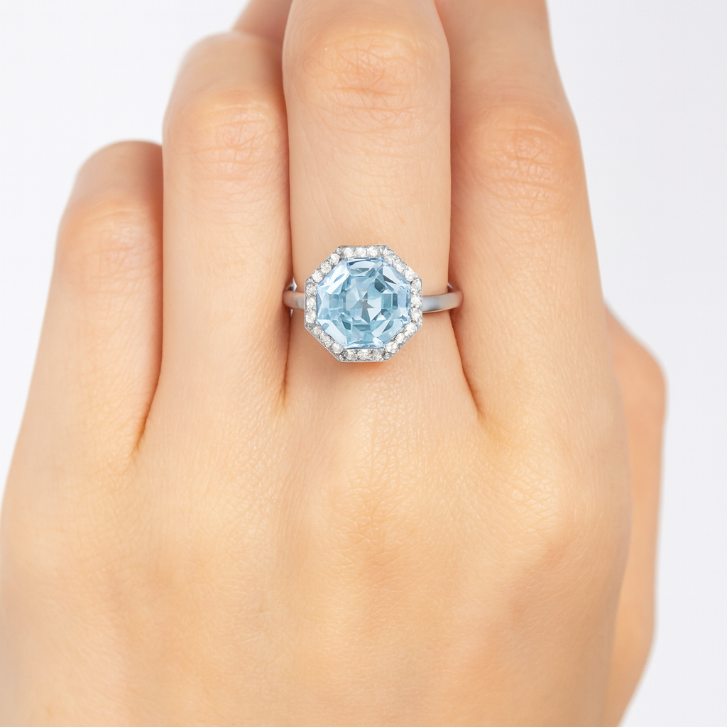Anillo Piedra de color a tu elección y diamantes