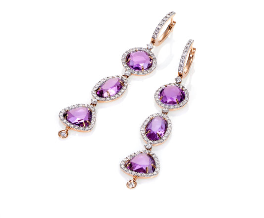Pendientes largos Pensami de oro 18K con diamantes y amatistas