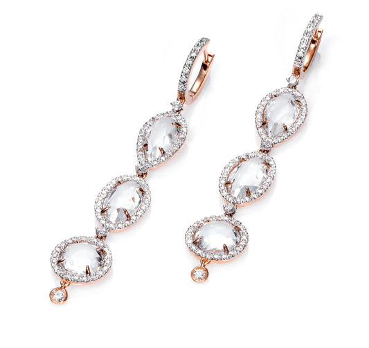 Pendientes largos Pensami de oro 18K con diamantes y cuarzo transparente