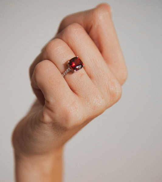 Anillo Copinar Granate Piropo