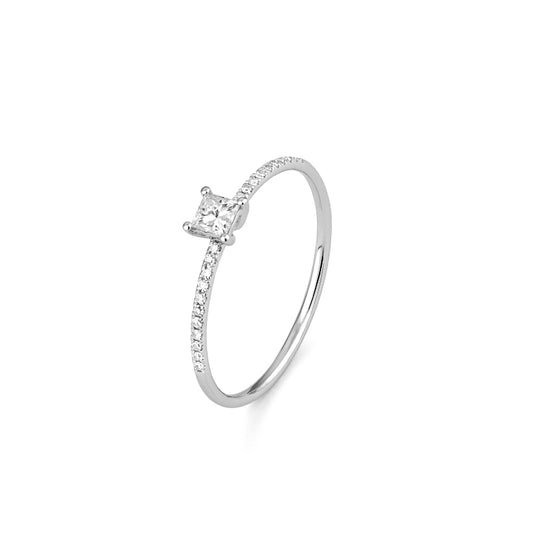 Anillo Solitario acompañado con Centro Diamante Princesa