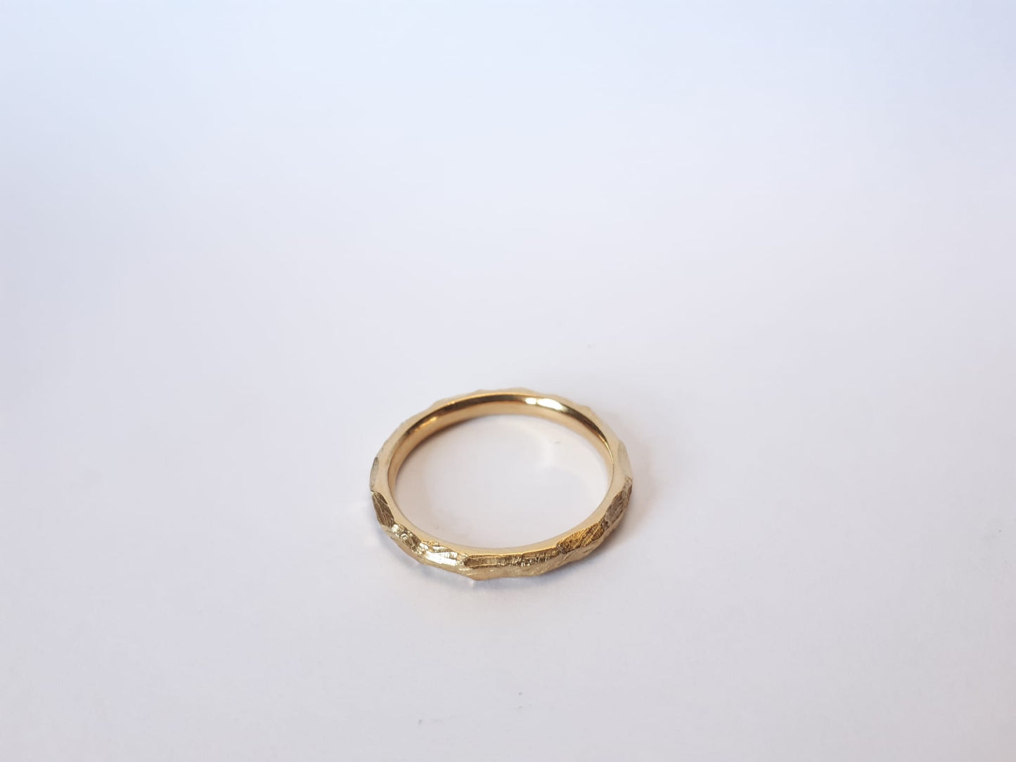 Anillo Hilo Media caña estrecha Madera en oro amarillo